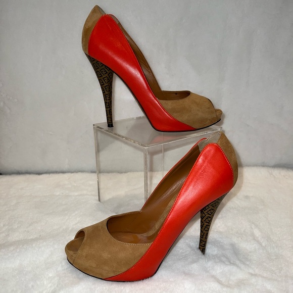 Fendi Shoes - Fendi monogram logo pumps
